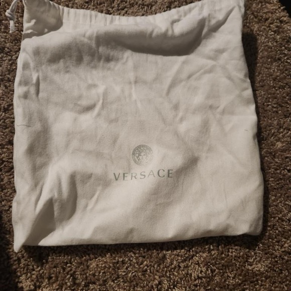 Versace - Picture 8 of 8